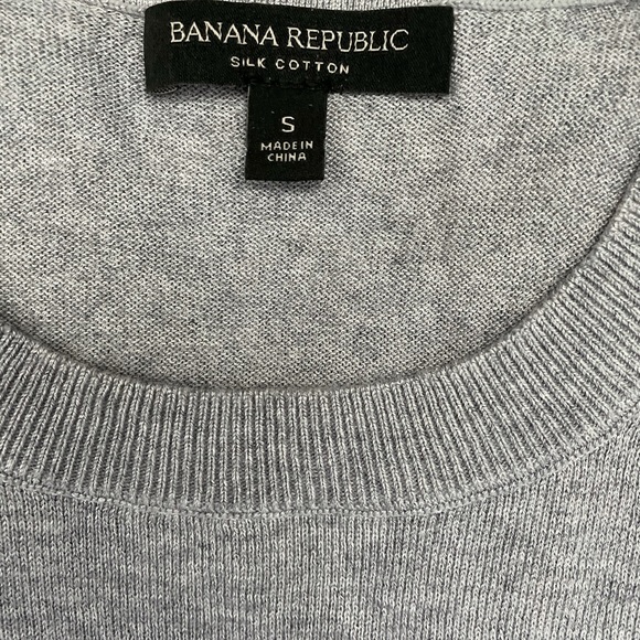 Banana Republic!! ❤️Ciao Ciao super lightweight sweater. - Picture 4 of 5